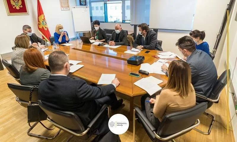 Policija, vojska, prosvjetari u fokusu za vakcinaciju