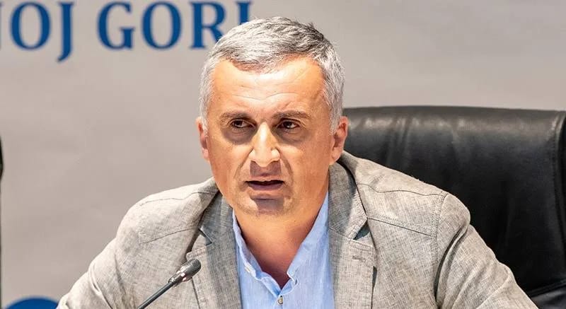 Janjušević: Ostavka Krivokapića relaksirala bi političku situaciju