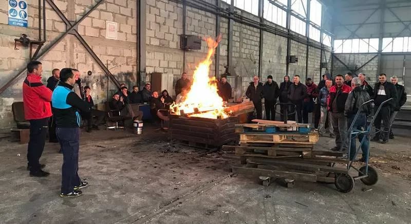 Obezbjeđenje pokušalo da udalji radnike Metalca