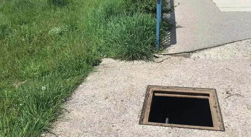 Čitaoci šalju: Otvorena šahta u Dragovoj Luci