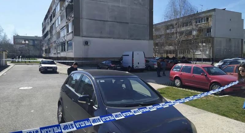 Bačena bomba na parking, oštećeno dvadesetak automobila