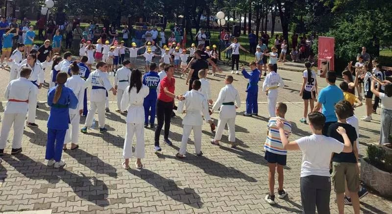 FOTO: Olimpijski dan u Nikšiću