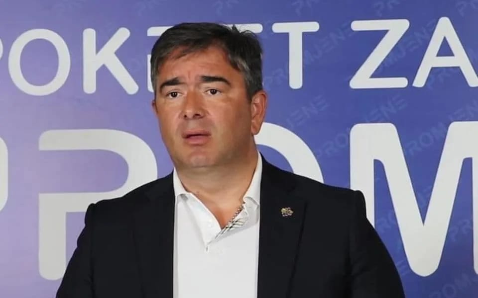 Medojević: Vlada da radnicima Željezare isplaćuje 450 eura do rješenja statusa
