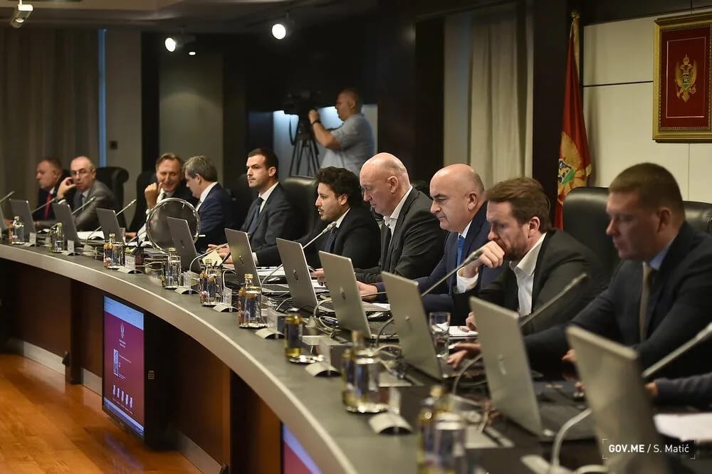 Pogledajte predlog za rekonstrukciju Vlade