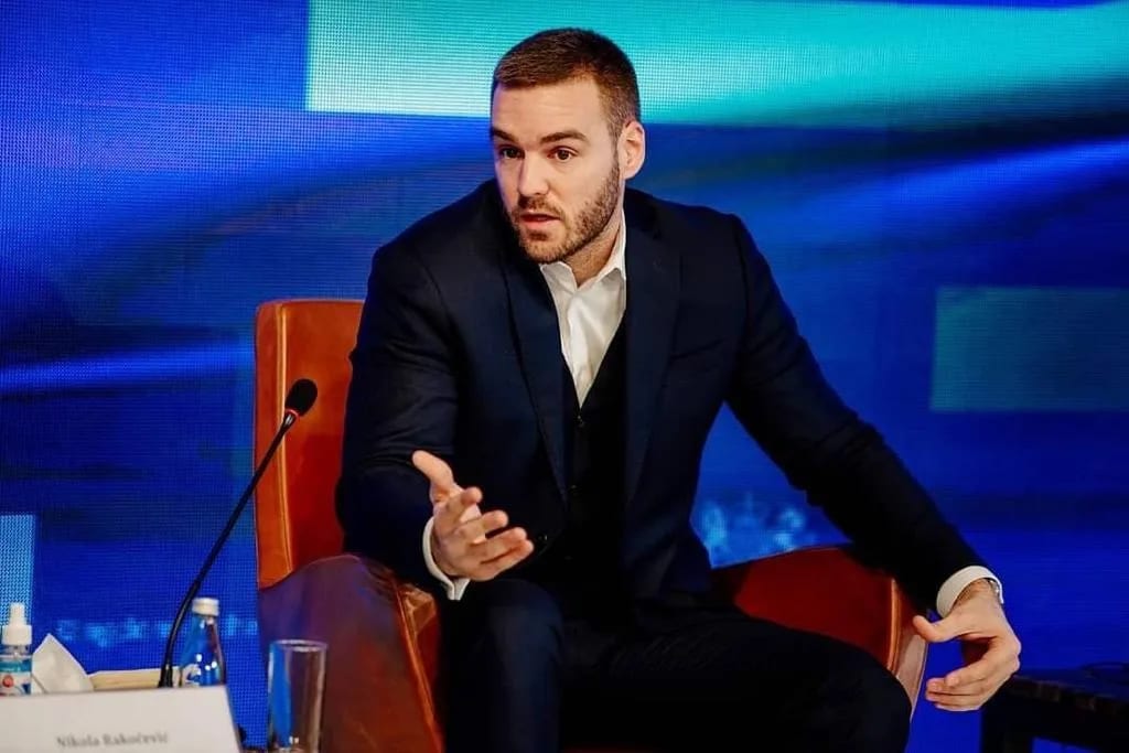 Rakočević: Bez populizma i jeftine demagogije, Vlada da riješi problem radnika Željezare