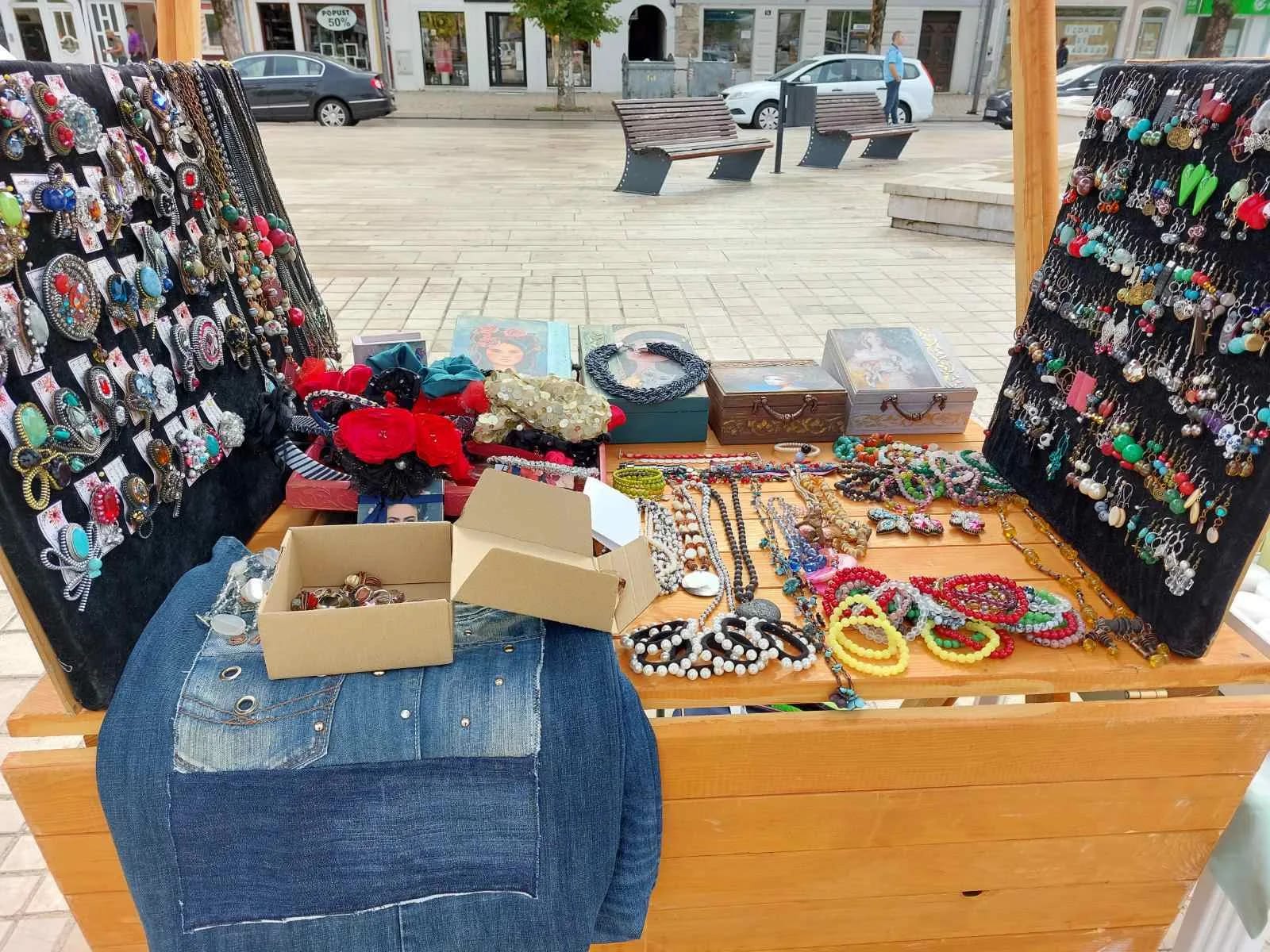 Na Trgu slobode otvoren Bazar domaćih proizvoda