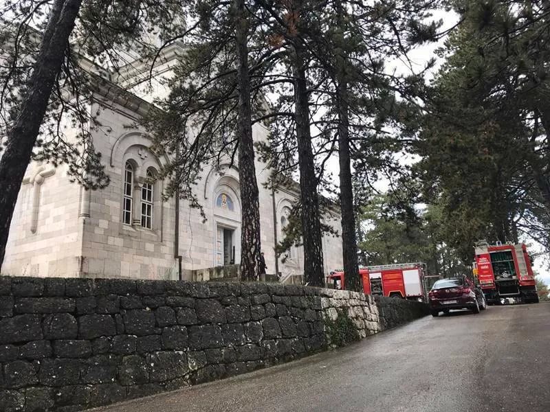 Izbio požar u Crkvi Sv. Vasilija: Pričinjena manja materijalna šteta, Kovačević obećao pomoć