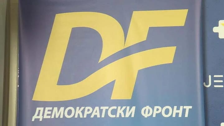 DF počeo prikupljanje potpisa za razrješenje Đukanovića