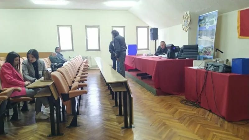 Građani biraju lokalnu vlast, prve nepravilnosti u Šavniku