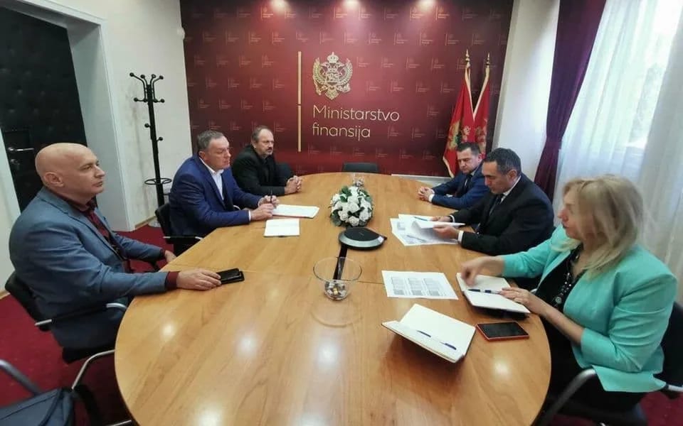 Ponudili da nastavnicima plata bude veća za 20 odsto
