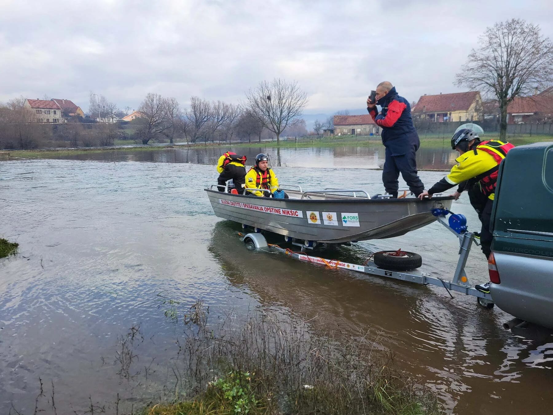 Deveti dan potrage za nestalim Nikšićaninom: Spasilačke službe pretražuju korito Zete