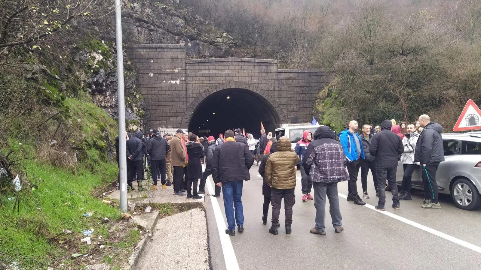 Završena blokada kod tunela Budoš (FOTO)