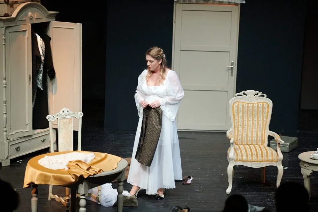 Nikšićko pozorište: Monodrama “Zlostavljanje”