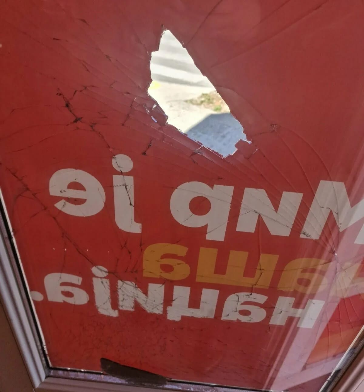 Demokrate Nikšić: Drugi put u posljednjih 30 dana demolirane naše kancelarije