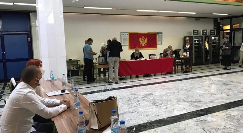 Izborna tišina počela u ponoć