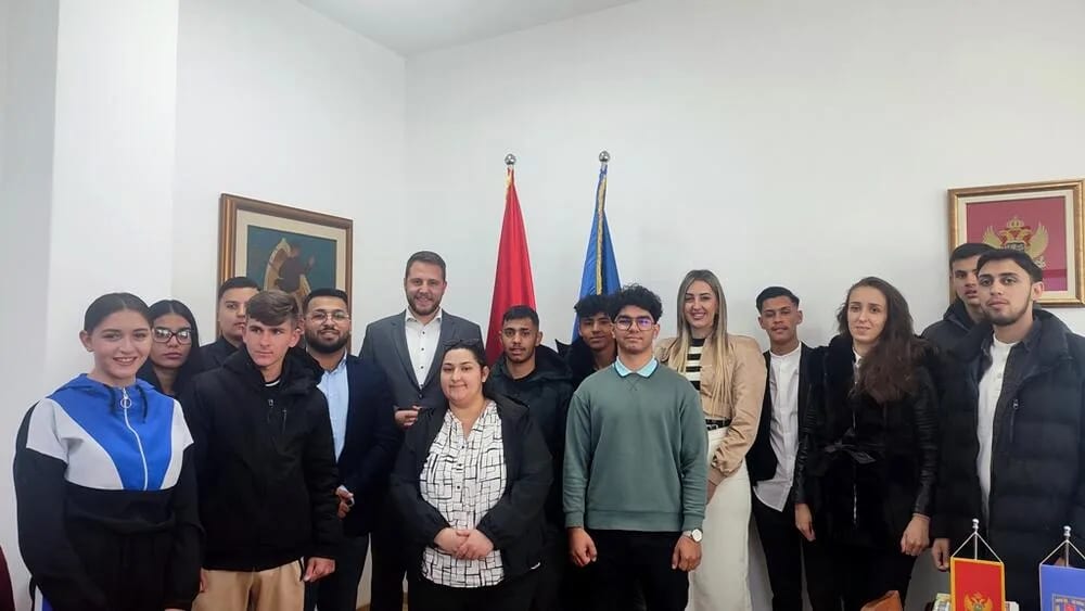 Podnijeta inicijativa za osnivanje prvog omladinskog romskog parlamenta u Nikšiću