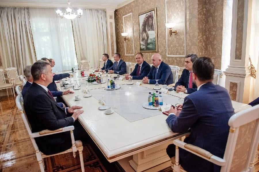Završen sastanak kod Milatovića: Otvorene brojne teme, dijalog će se nastaviti