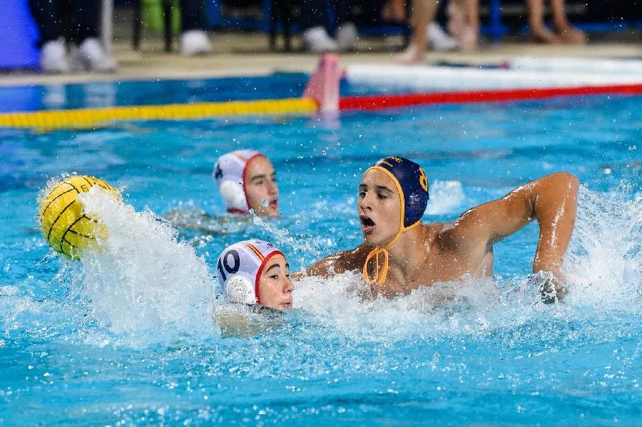 Crnogorski vaterpolisti sa Mađarskom za trofej