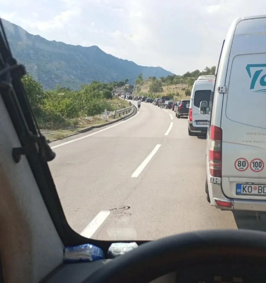 Udes na putu Podgorica-Nikšić, povrijeđena jedna osoba