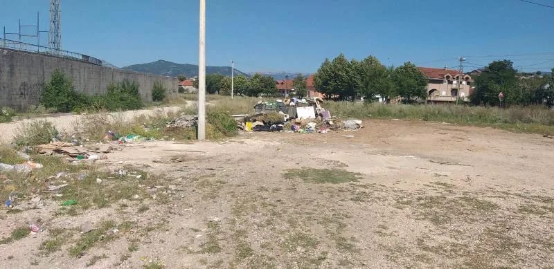 ČITAOCI ŠALJU: Ruglo grada, nadležni da reaguju