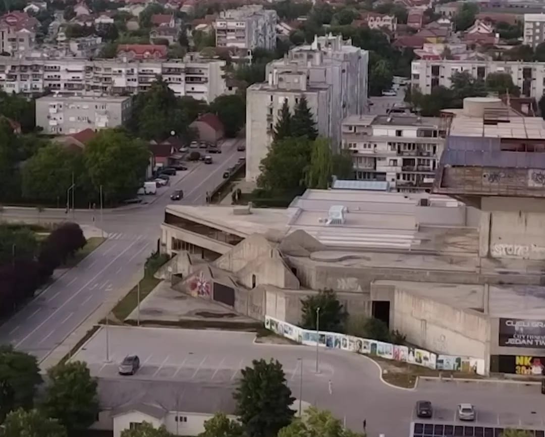 Višesatna obustava saobraćaja u Ulici Nika Miljanića
