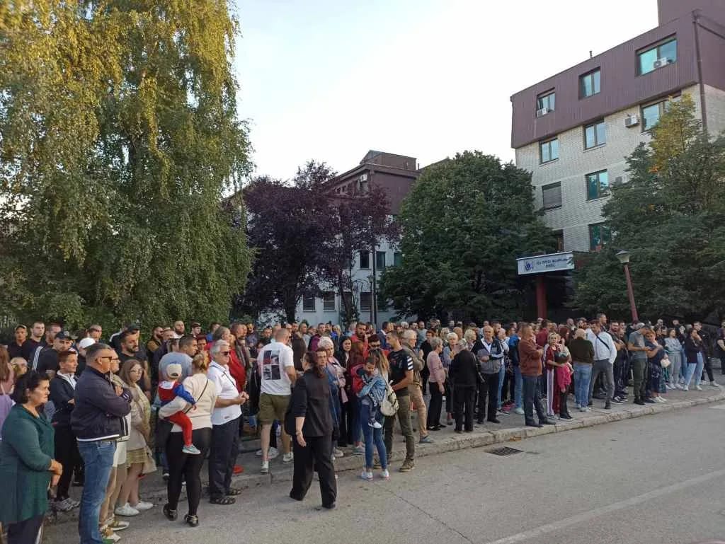 Zbog incidenta kod bolnice osam prekršajnih prijava