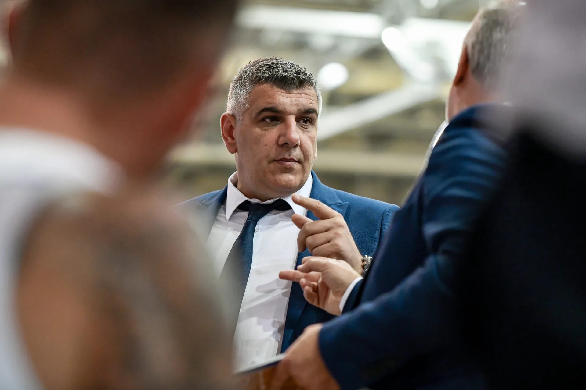 Miloš Minić vodi Sutjesku protiv Ibra