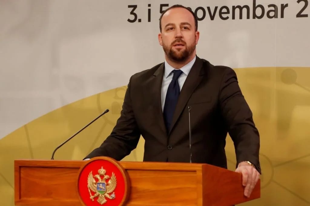 Nikolić: DPS će podnijeti inicijativu za smjenu Mandića