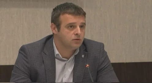 Raste broj onlajn napada na novinare, problem i niske plate