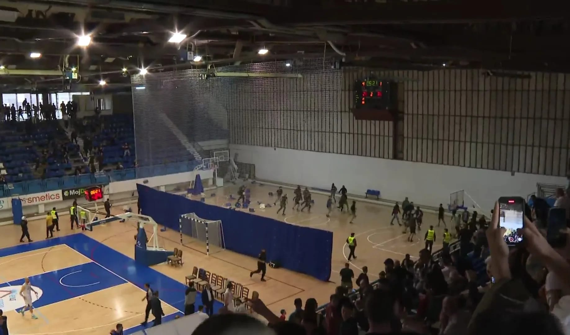 Budućnost u finalu odlukom Košarkaškog saveza