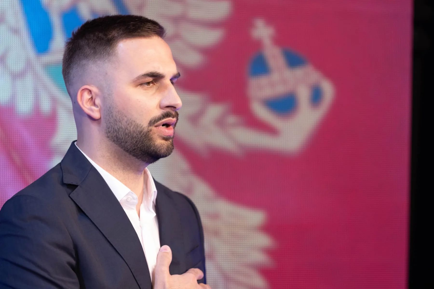 Muratović: Direktorica OŠ „Jagoš Kontić“ zabranila izvođenje pjesme posvećene Crnoj Gori