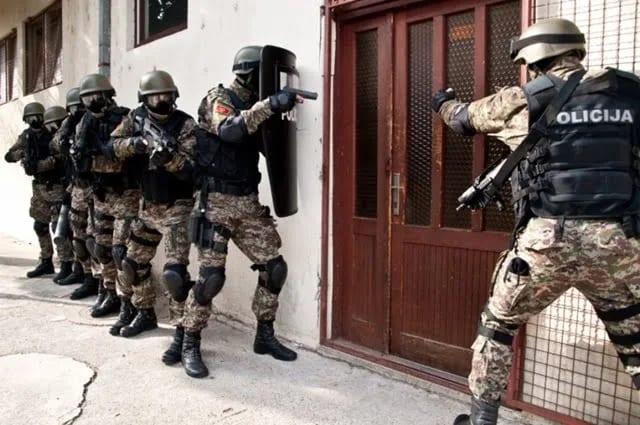 Nikšićani osumnjičeni za prodaju droge stranom državljninu