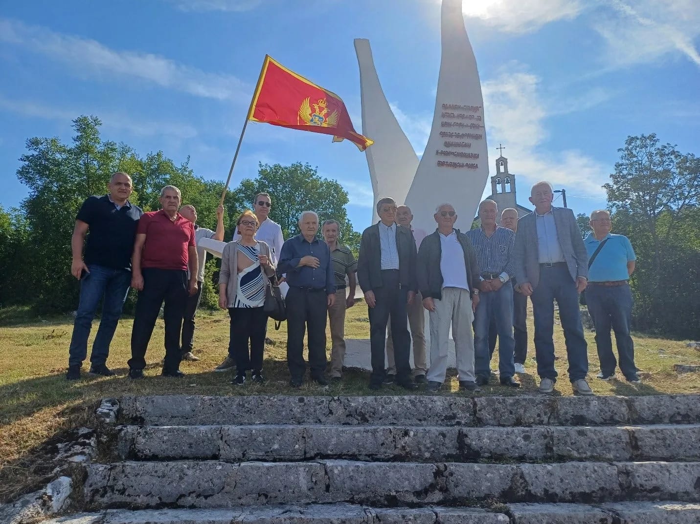 Obilježen Dan borca: UBNOR i antifašisti Nikšića položili cvijeće na spomenik u Gornjem Polju