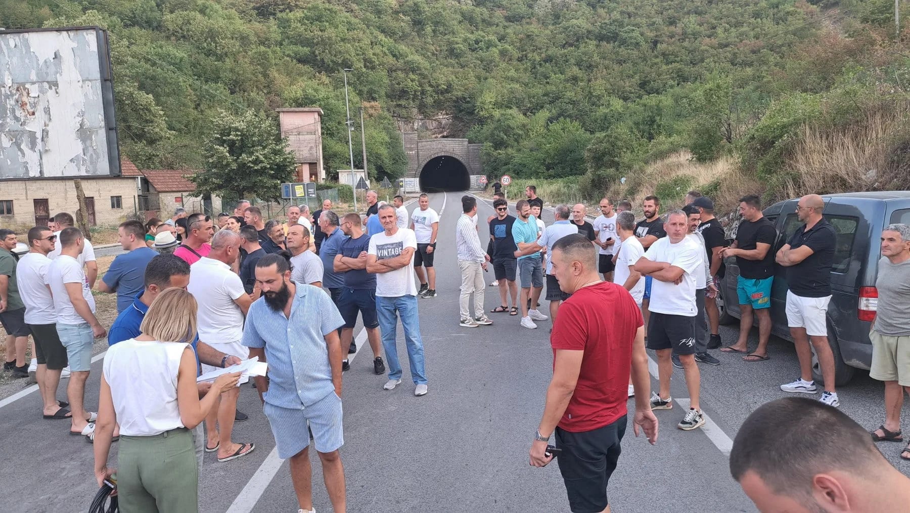(FOTO) Završena blokada saobraćaja kod tunela Budoš