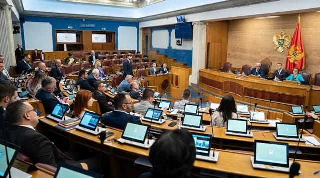 Prosječna poslanička plata iznosi oko 1.833 eura