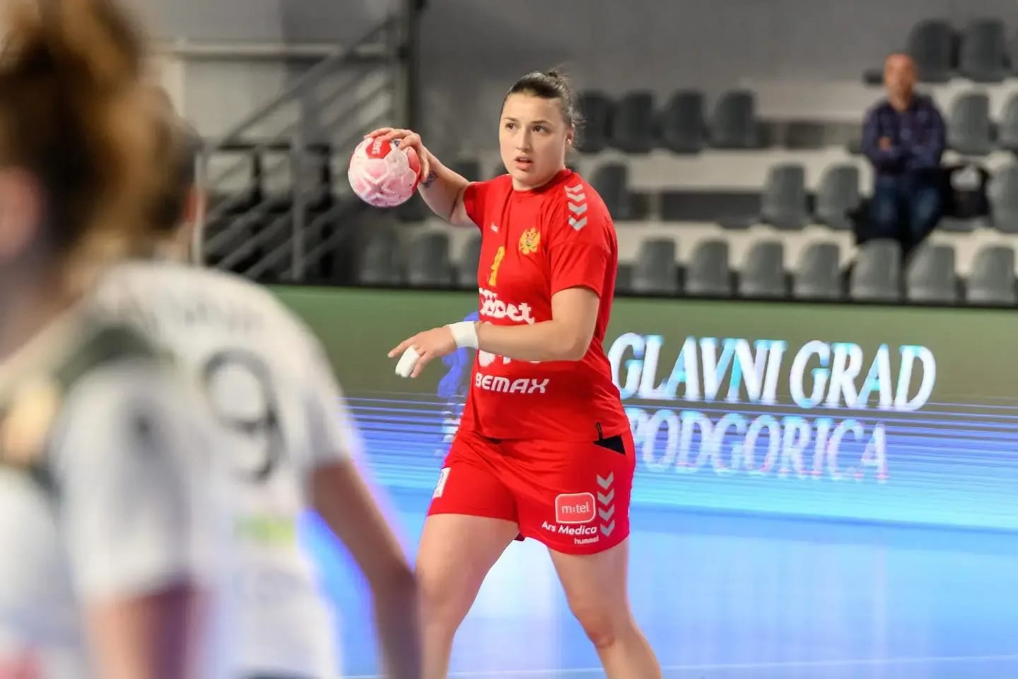 "Lavice" se sjutra prvi put okupljaju pod vođstvom Suzane Lazović