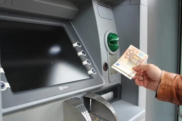 Crna Gora pri dnu liste bezgotovinskog plaćanja