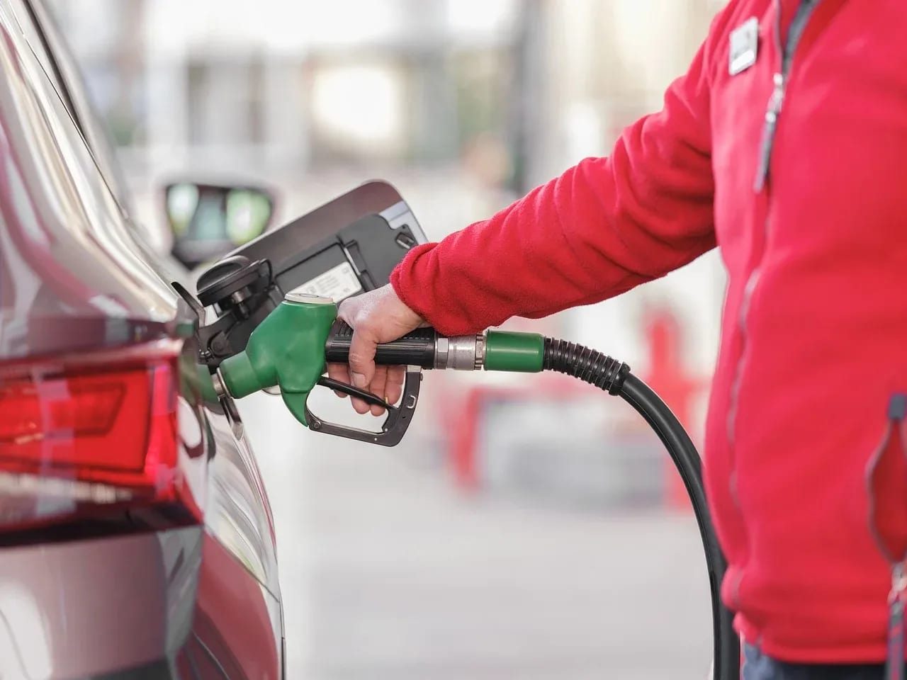 Gorivo skuplje od ponoći