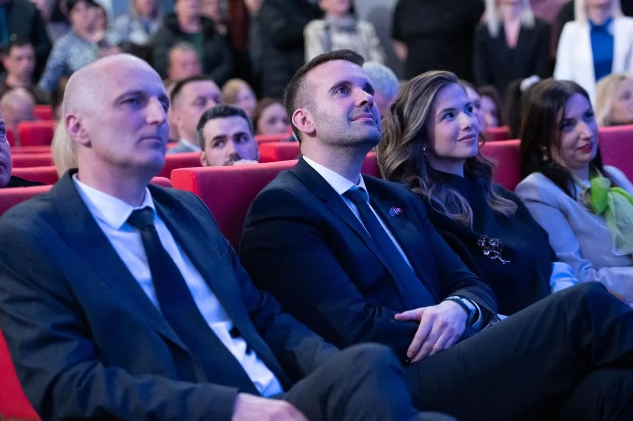 Mrkić: Samo "Zdrav Nikšić" donosi promjene, da više nikad ne budemo simbol pustih fabrika, korupcije i lošeg zdravstva
