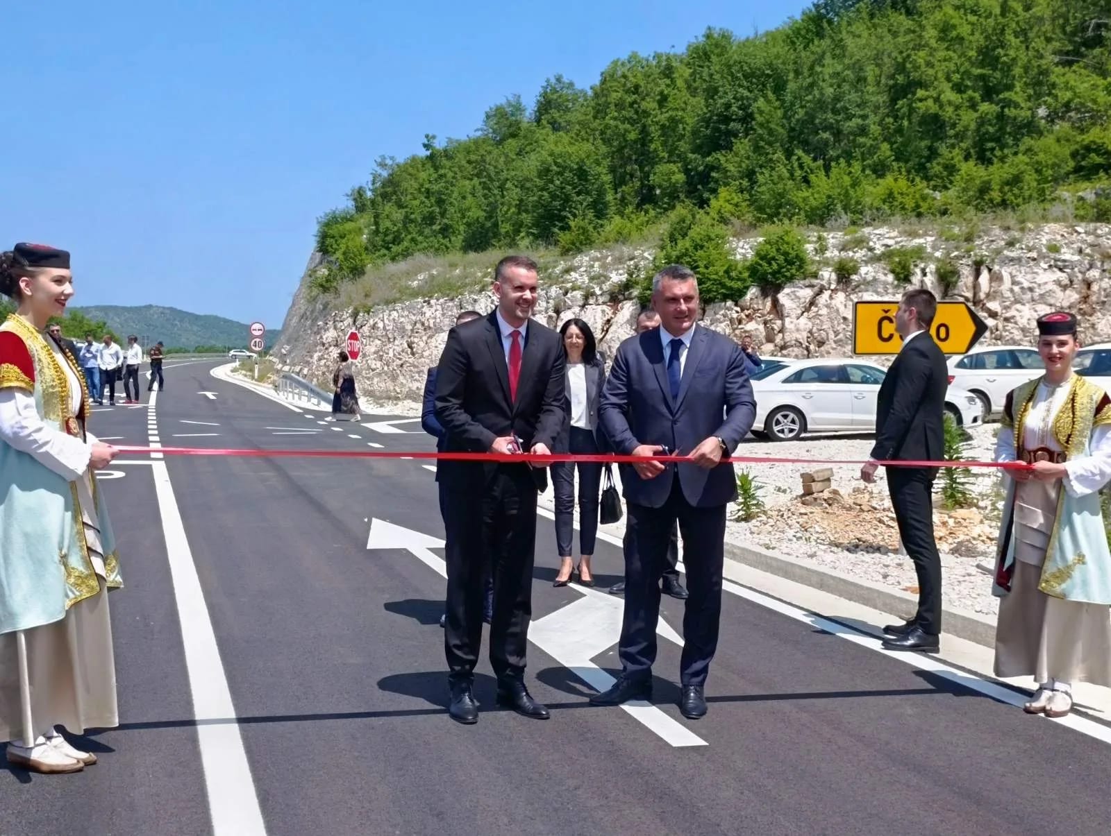 Danas svečano puštena u saobraćaj dionica Cetinje-Čevo
