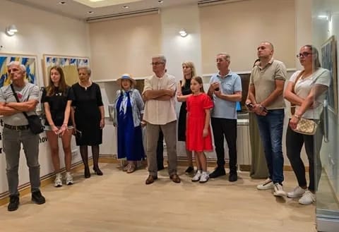 Slike Dragana Karadžića u „Kući Pekića“