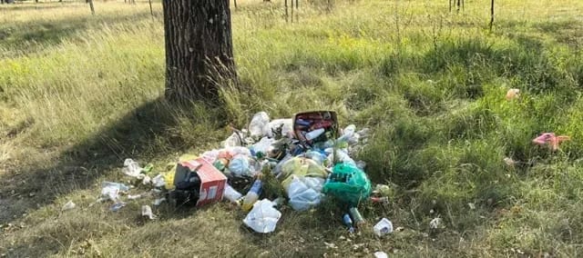 (FOTO) Otpad nakon boravka na Krupcu