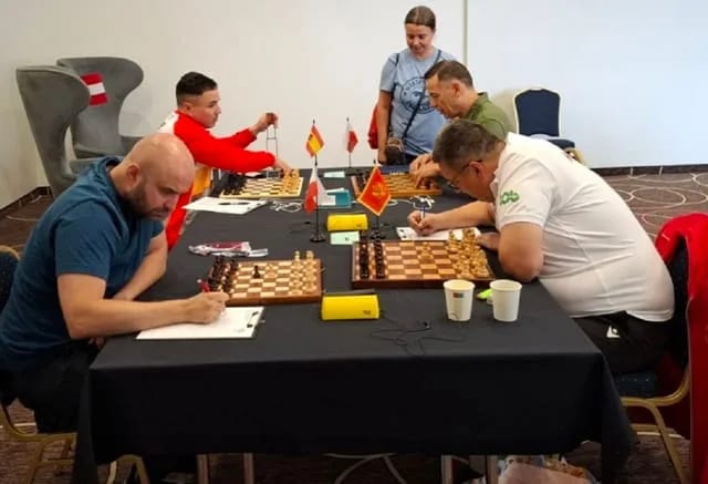 Remi Nikača sa zvaničnim svjetskim šampionom