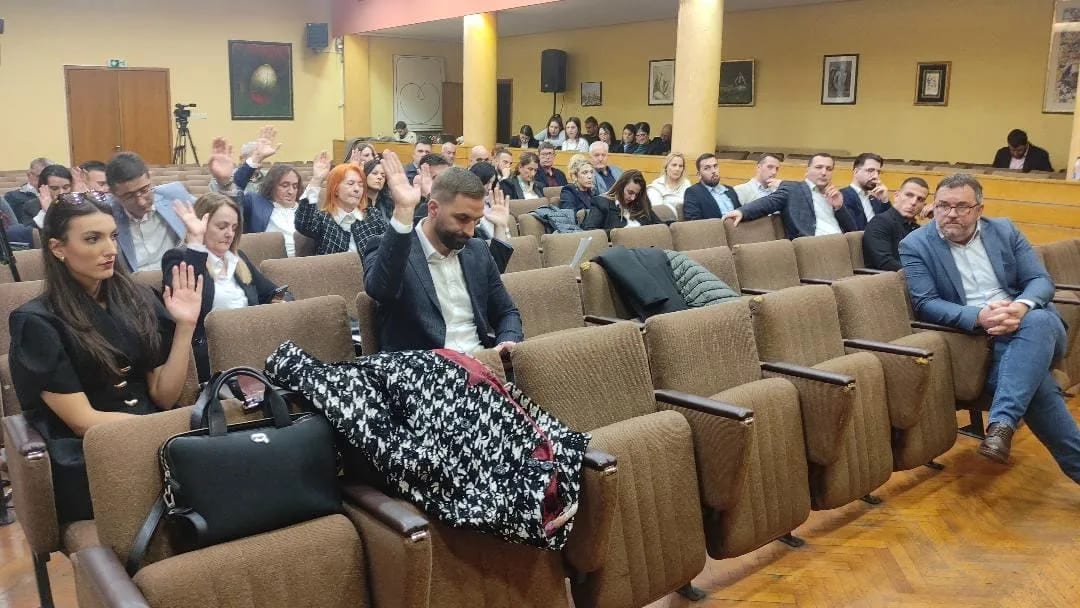 Sekretarka izbačena sa sjednice, usvojen rebalans budžeta i odluka o kreditnom zaduženju