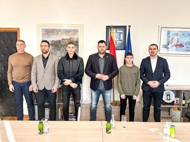 Kovačević upriličio prijem za boksere Roganovića i Raičevića