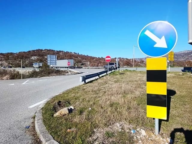 Unaprijeđena saobraćajna signalizacija na 20 raskrsnica