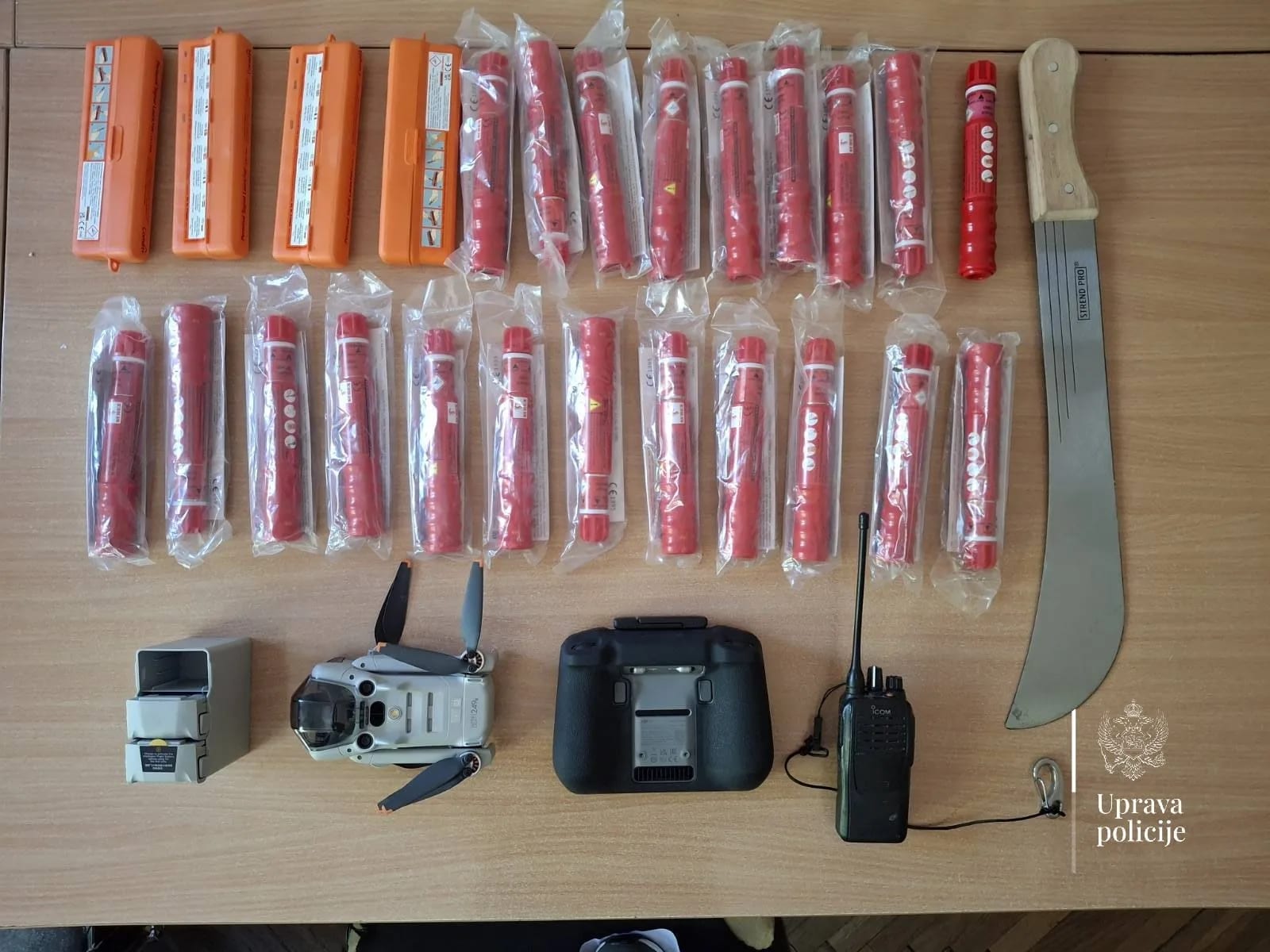 Policija u Nikšiću kontrolisala 50 „Delija“, oduzete baklje i oružje