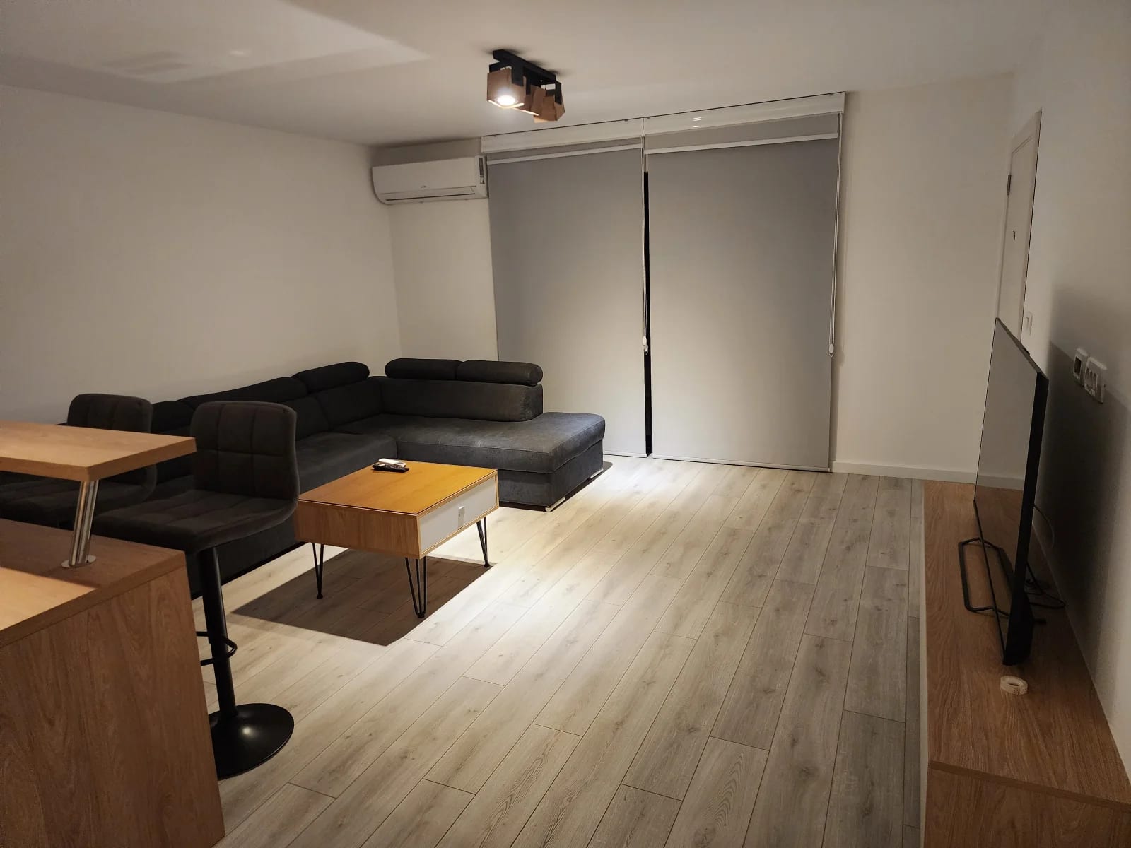 Izdajem jednosoban stan 55m2
