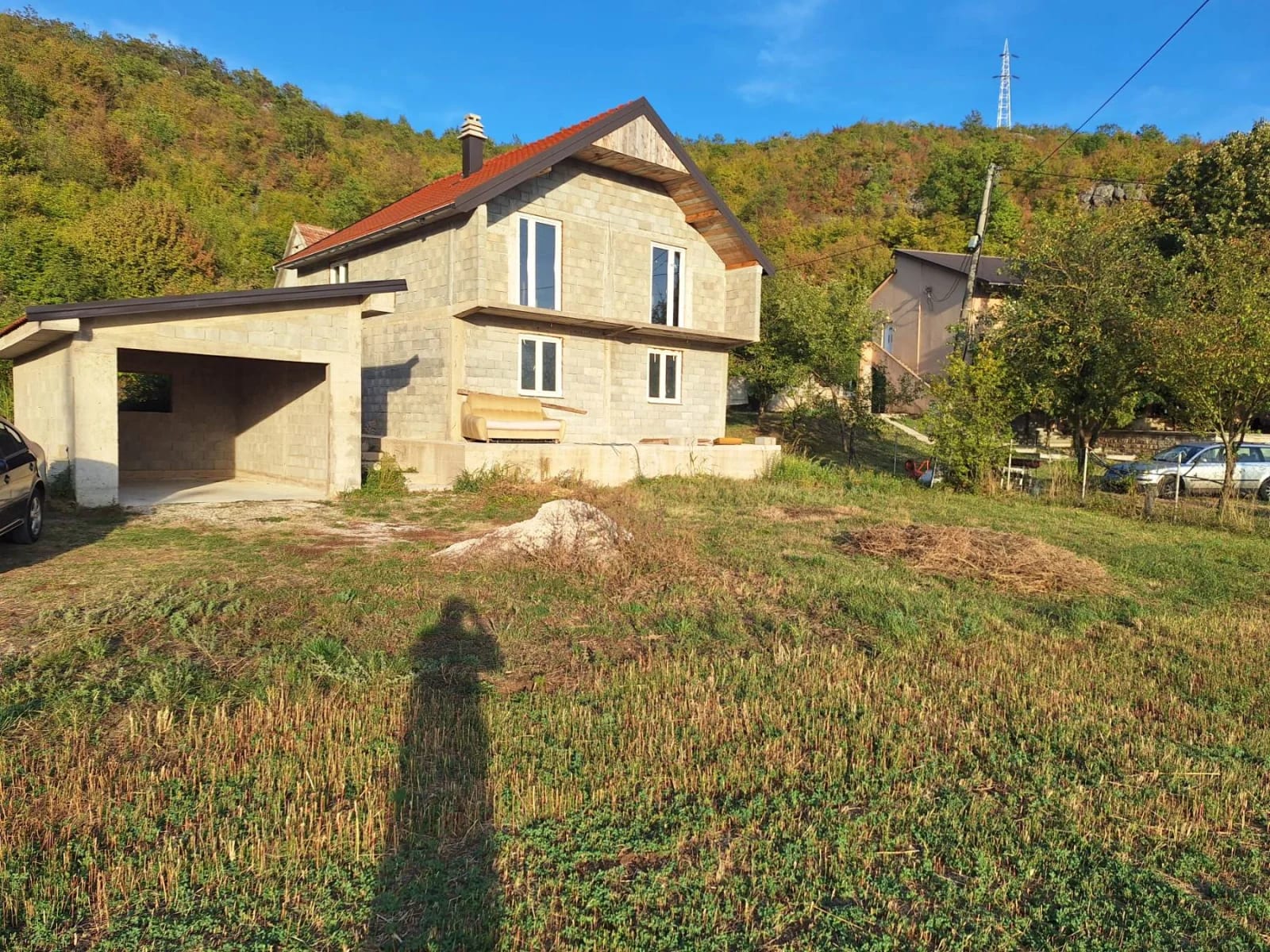 Prodajem noviju spratnu kuću od 120 m2 + stariju prizemnu kuću 50m2, Ozrinići, Nikšić
