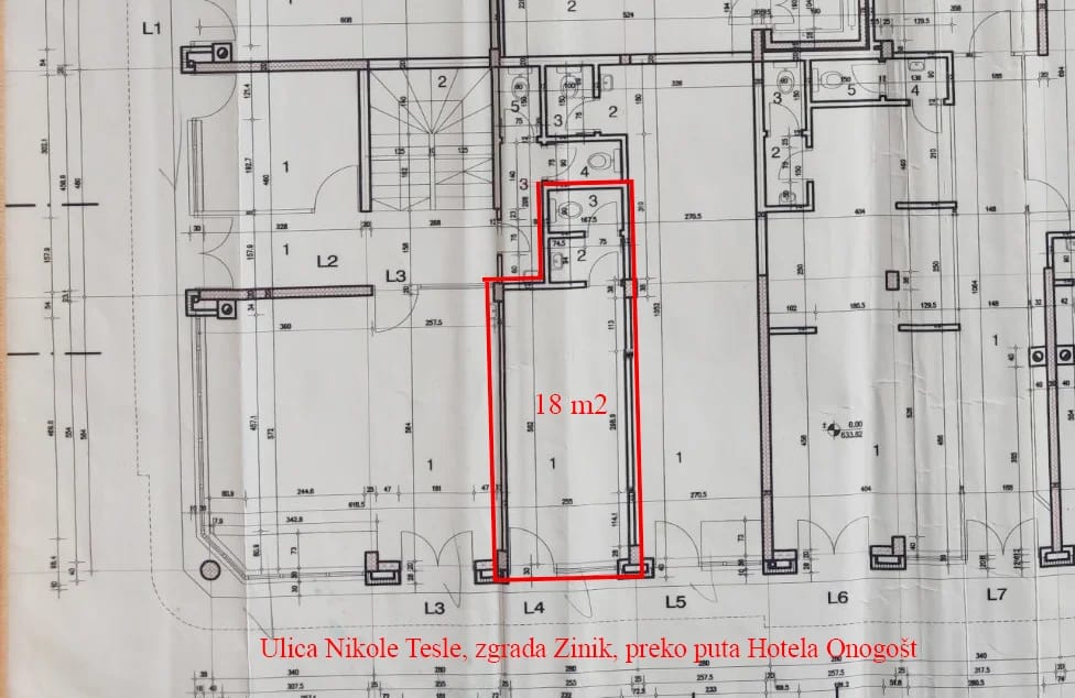 Izdajem poslovni prostor 18 m2, centar, zgrada Zinik